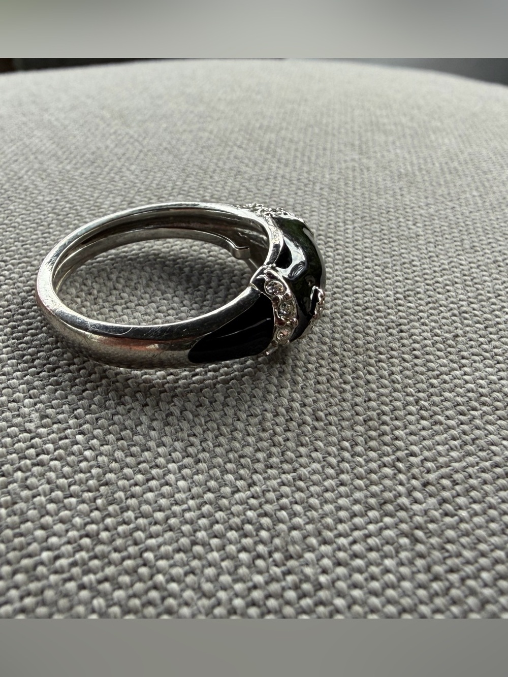 Vintage Avon Silver Ring w/ Black Gemstone - Picture 10 of 10